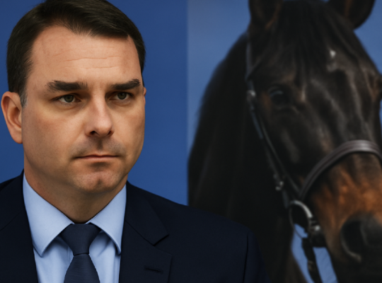 Imagem ilustrativa sobre Flávio Bolsonaro diz que operação sobre produtora de 'Dark Horse' não tem nada a ver com o filme